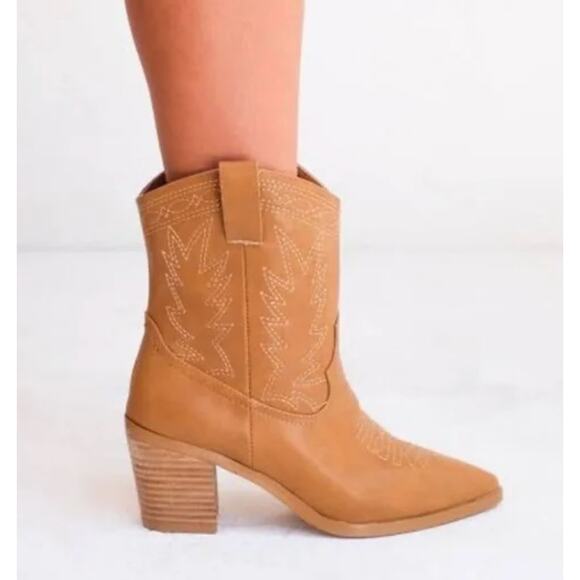 Billini Shoes - Billini Nayli Mid Western Booties Tan Man Made Upper Size 6 NWOB Cowboy Details